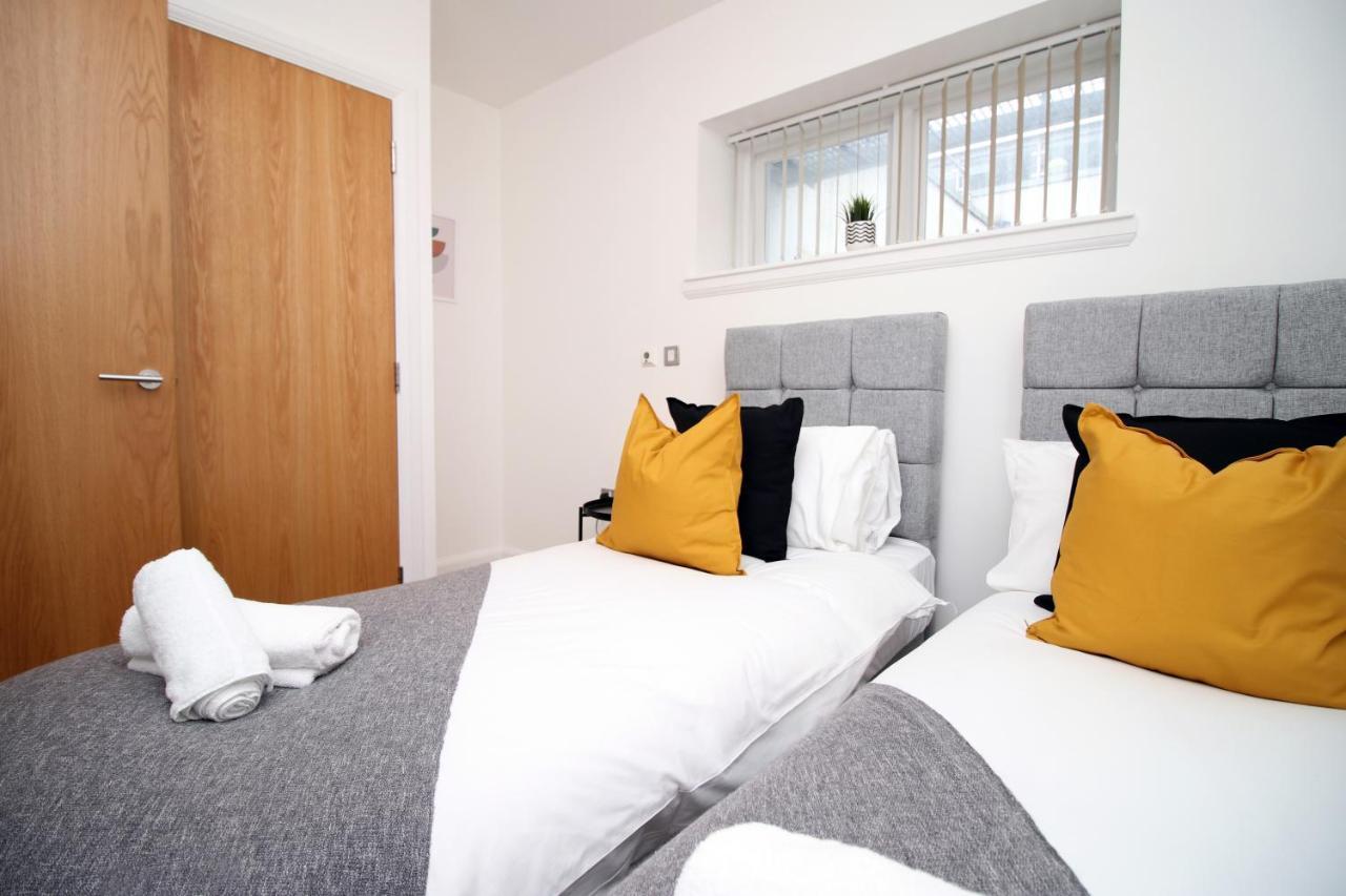 No 2 Under The Clock By Ssw - 2Br, Right In The City Centre, Sleeps 6 Cardiff Exterior photo