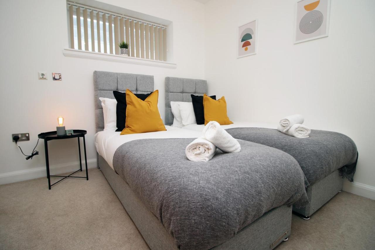 No 2 Under The Clock By Ssw - 2Br, Right In The City Centre, Sleeps 6 Cardiff Exterior photo